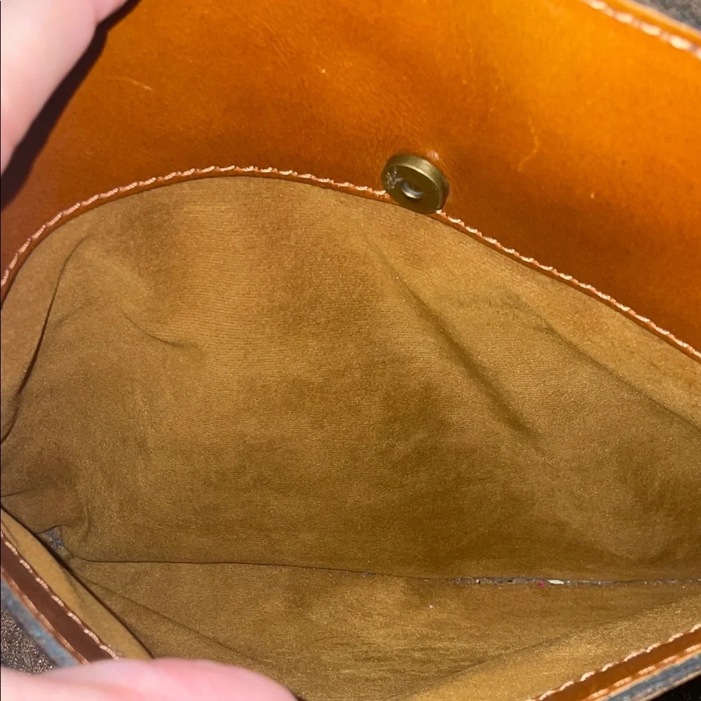 Patricia Nash Embossed Tan Crossbody Bag - Picture 8 of 13
